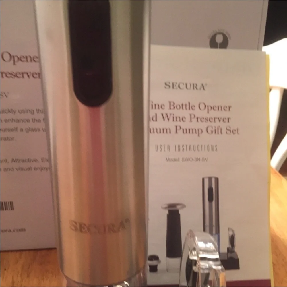 Secura Wine Bottle Opener and Preserver Set